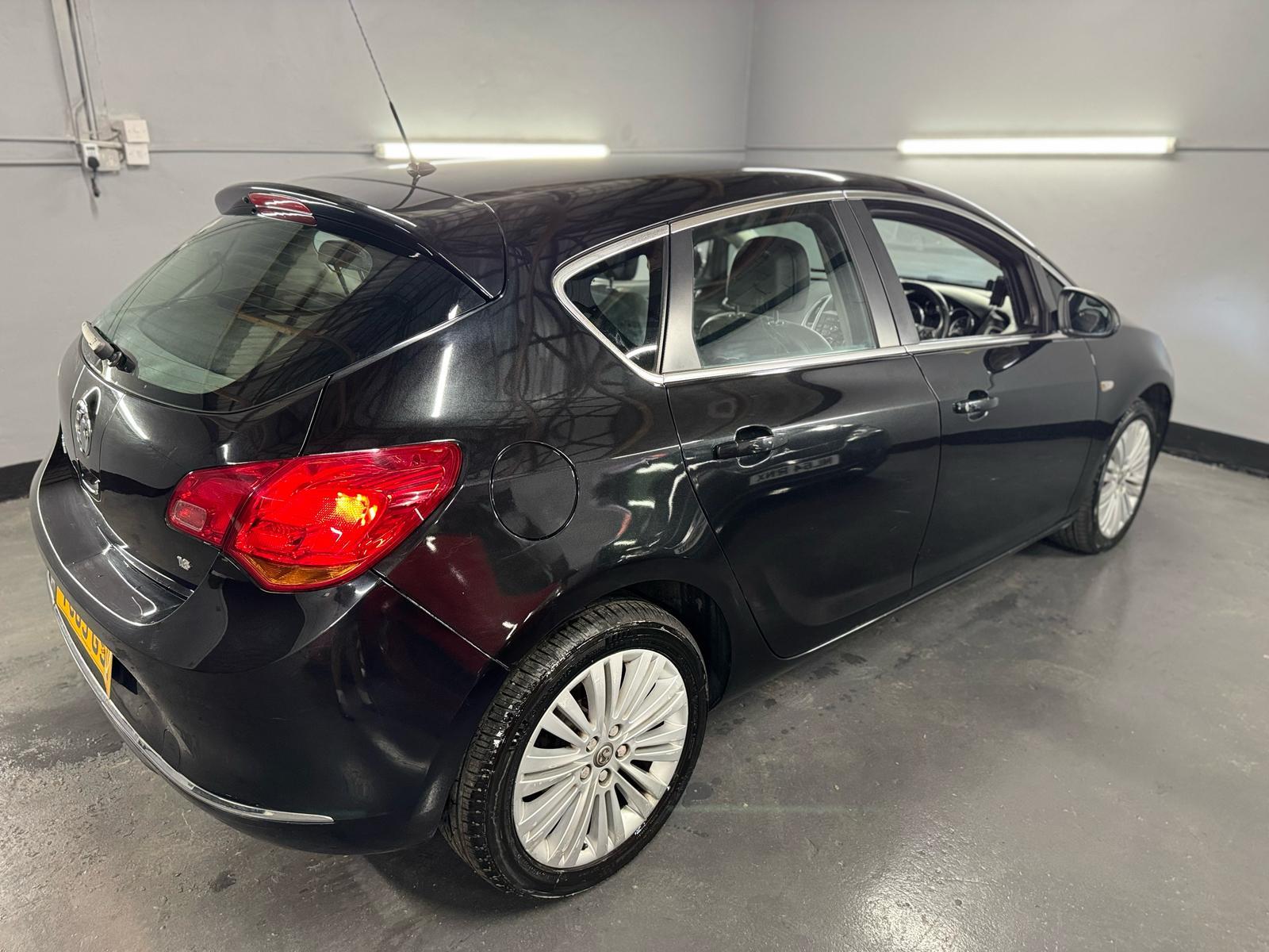 Vauxhall Astra 1.6i Excite Hatchback 5dr Petrol Manual Euro 6 (115 ps)