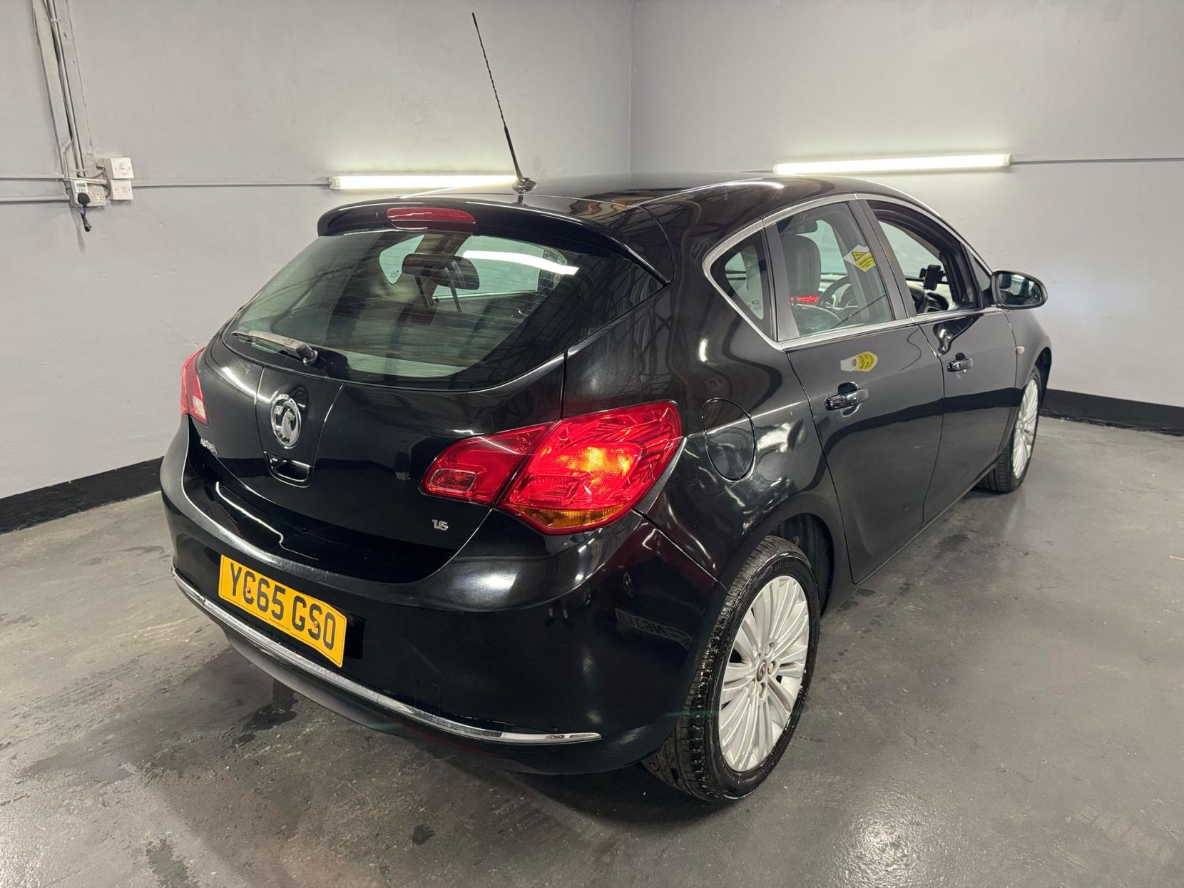 Vauxhall Astra 1.6i Excite Hatchback 5dr Petrol Manual Euro 6 (115 ps)