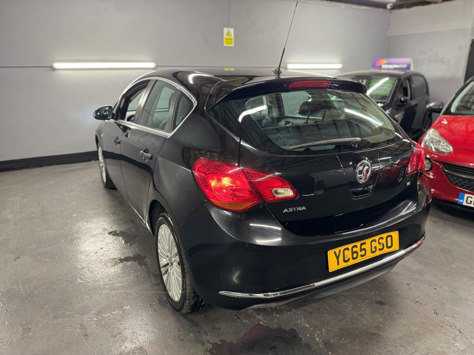 Vauxhall Astra 1.6i Excite Hatchback 5dr Petrol Manual Euro 6 (115 ps)