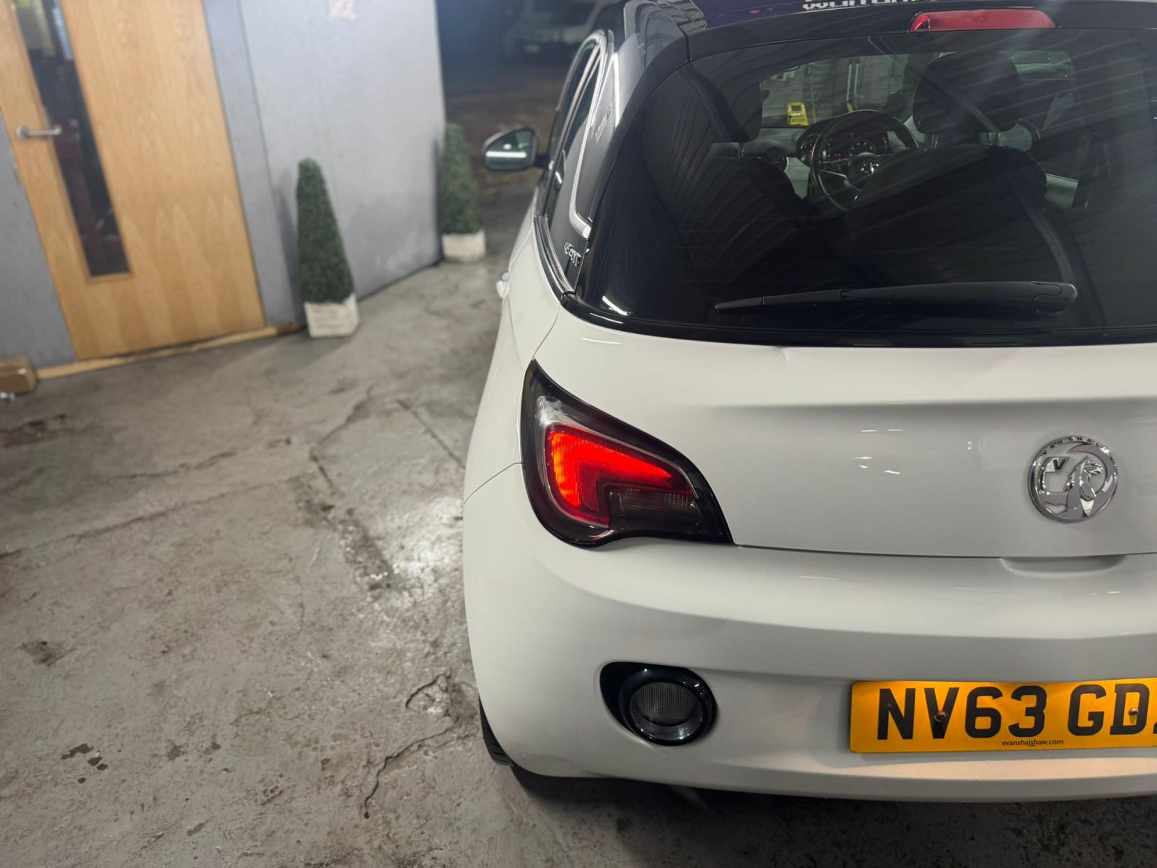 Vauxhall ADAM 1.4 16v JAM Hatchback 3dr Petrol Manual Euro 5 (87 ps)