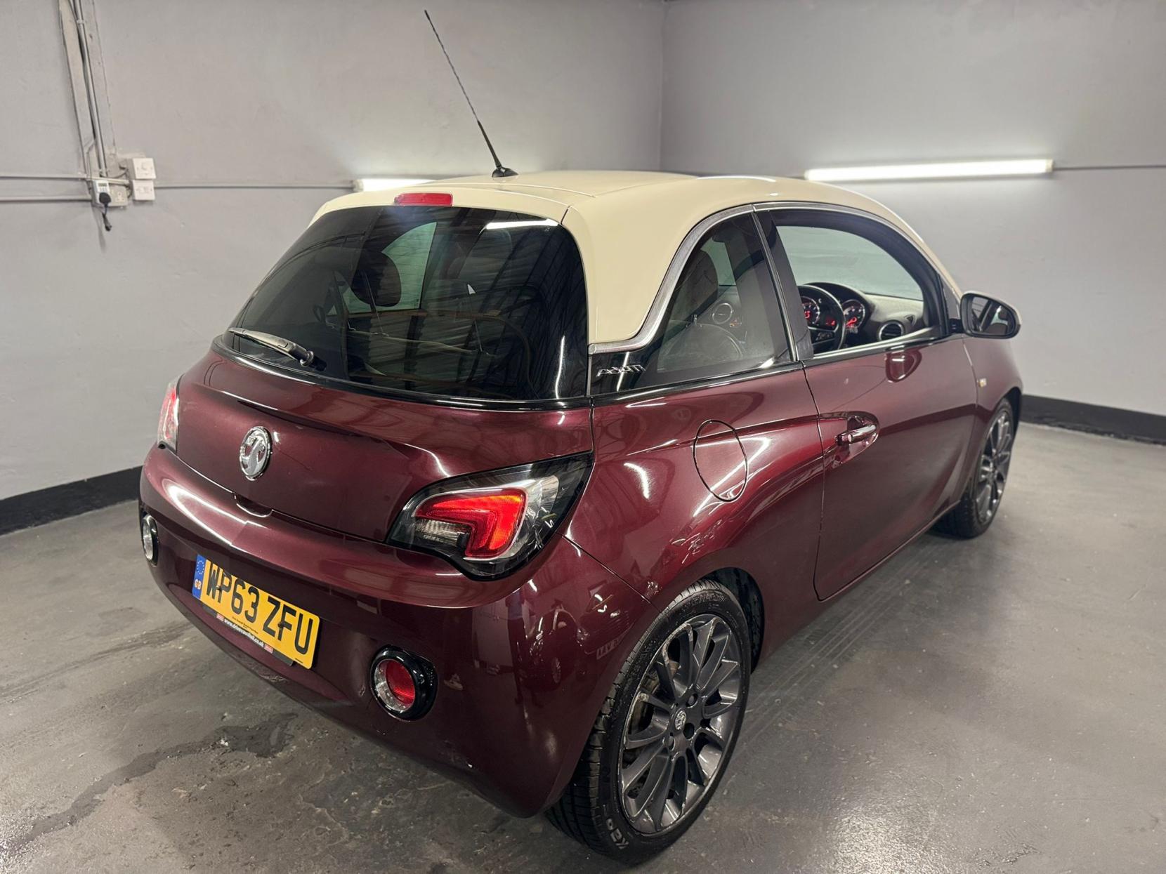 Vauxhall ADAM 1.4 16v GLAM Hatchback 3dr Petrol Manual Euro 5 (87 ps)