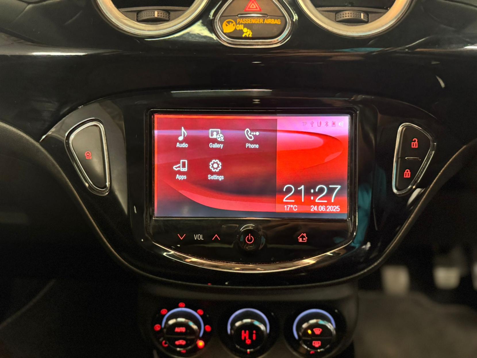 Vauxhall ADAM 1.4 16v GLAM Hatchback 3dr Petrol Manual Euro 5 (87 ps)