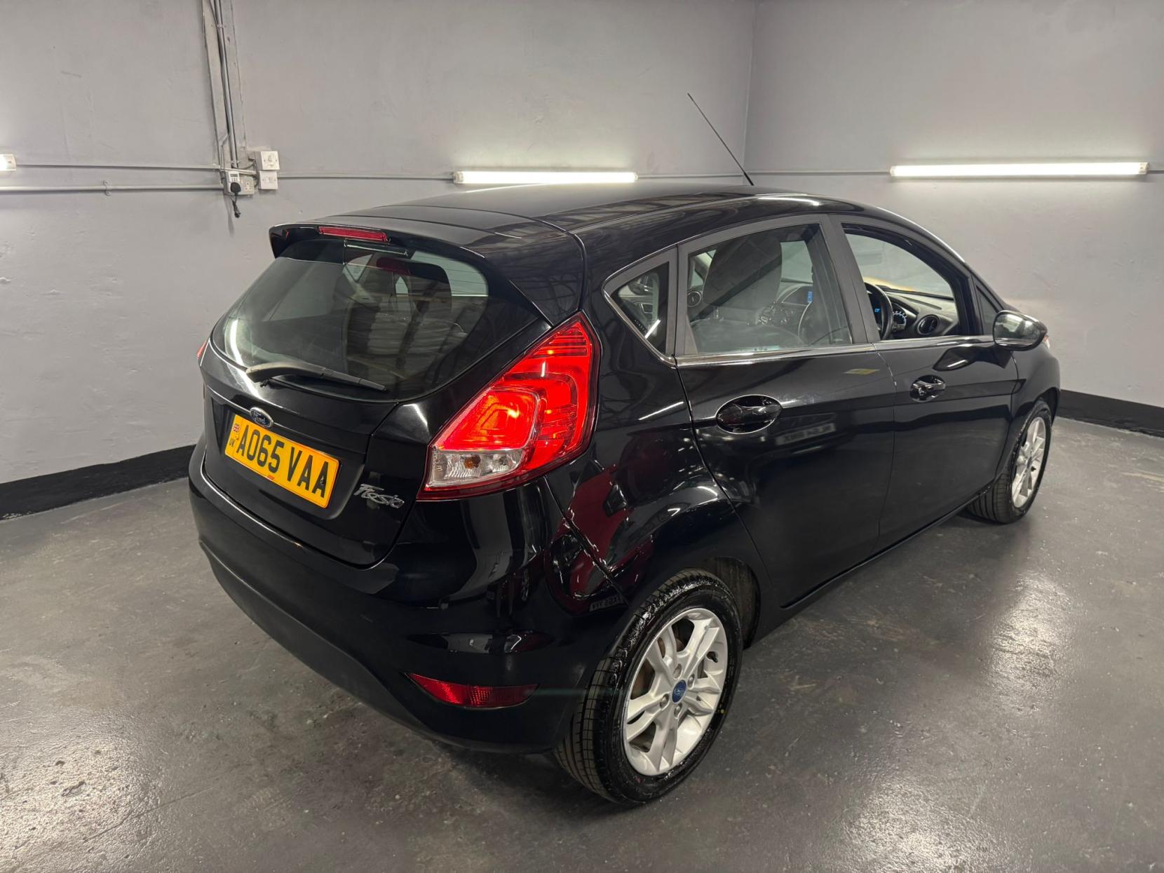 Ford Fiesta 1.5 TDCi Zetec Hatchback 5dr Diesel Manual Euro 6 (75 ps)